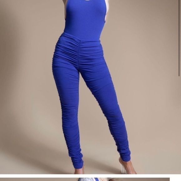 Legging set. Two piece ruched legging set. Blue. Small - Picture 4 of 4